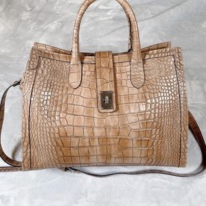 Italian designer Claudia Ferenze  leather made in Italy as shown in label